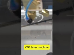 Display di taglio e incisione